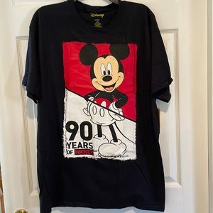 Men’s Disney Graphic T-Shirt.  Original Disney Attire